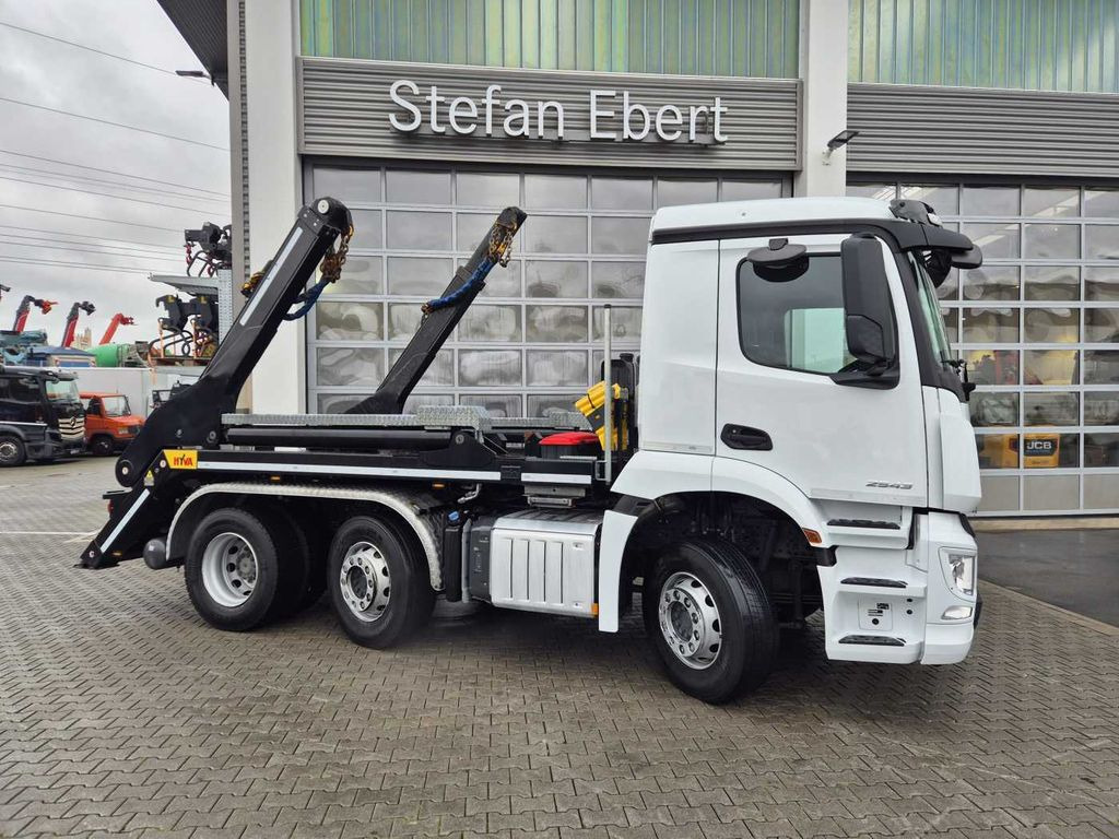 Mercedes-Benz Arocs 2543 L 6x2/4 Hiab TS 2018 TAZ Funk - Ramenový nosič kontajnerov: obrázok 4 Mercedes-Benz Arocs 2543 L 6x2/4 Hiab TS 2018 TAZ Funk - Ramenový nosič kontajnerov: obrázok 4