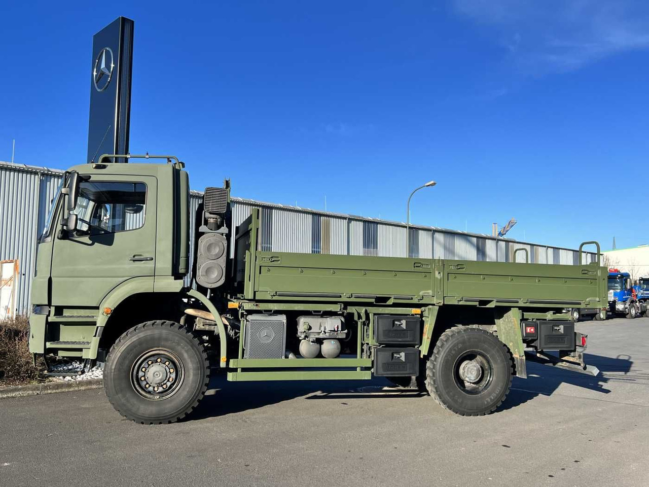 Mercedes-Benz Axor 1829 A 4x4 Pritsche - Valníkový/ Plošinový nákladný automobil: obrázok 4 Mercedes-Benz Axor 1829 A 4x4 Pritsche - Valníkový/ Plošinový nákladný automobil: obrázok 4