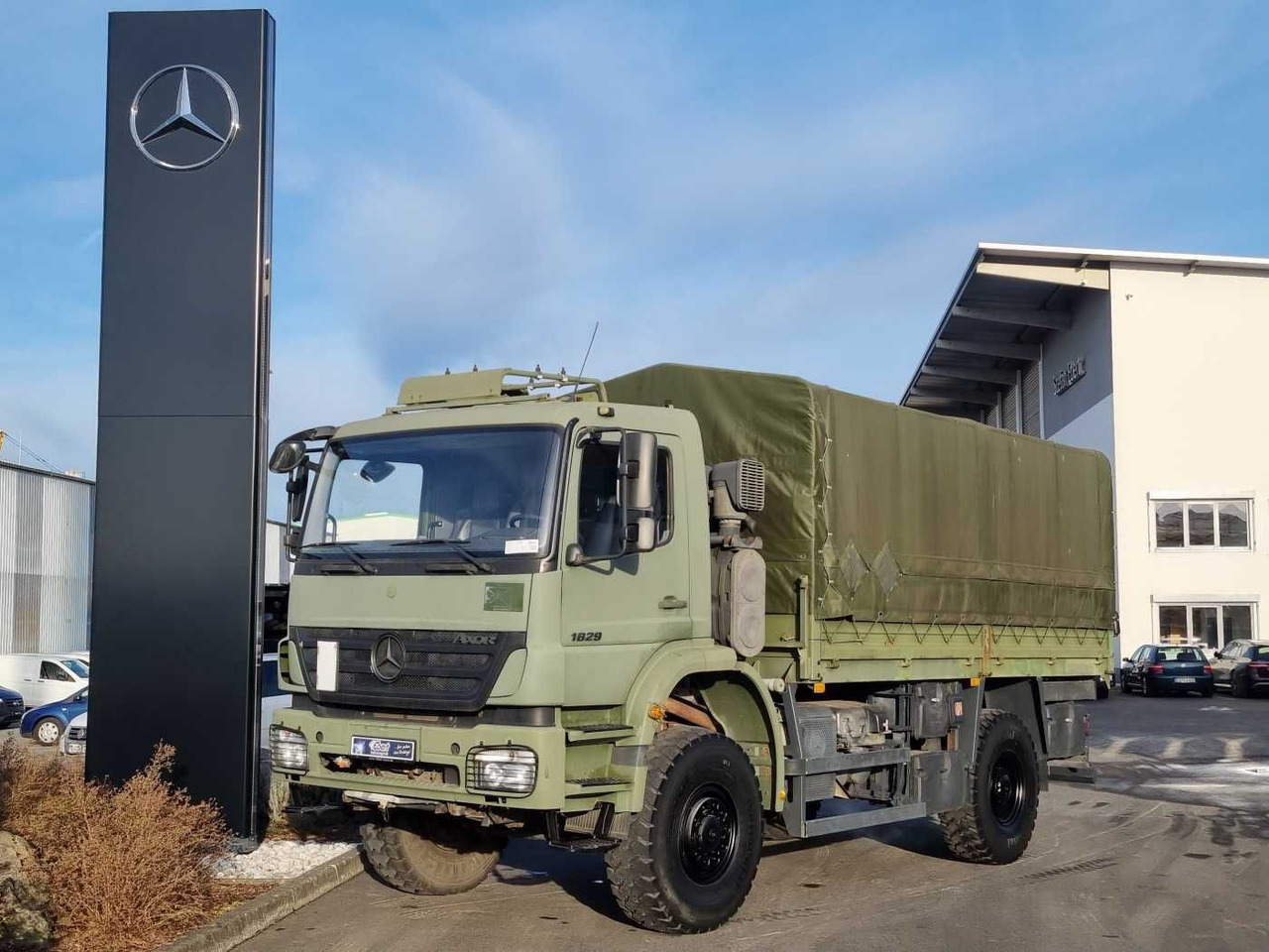 Mercedes-Benz Axor 1829 A 4x4 Pritsche/Plane 10 Stück - Valníkový/ Plošinový nákladný automobil: obrázok 1 Mercedes-Benz Axor 1829 A 4x4 Pritsche/Plane 10 Stück - Valníkový/ Plošinový nákladný automobil: obrázok 1