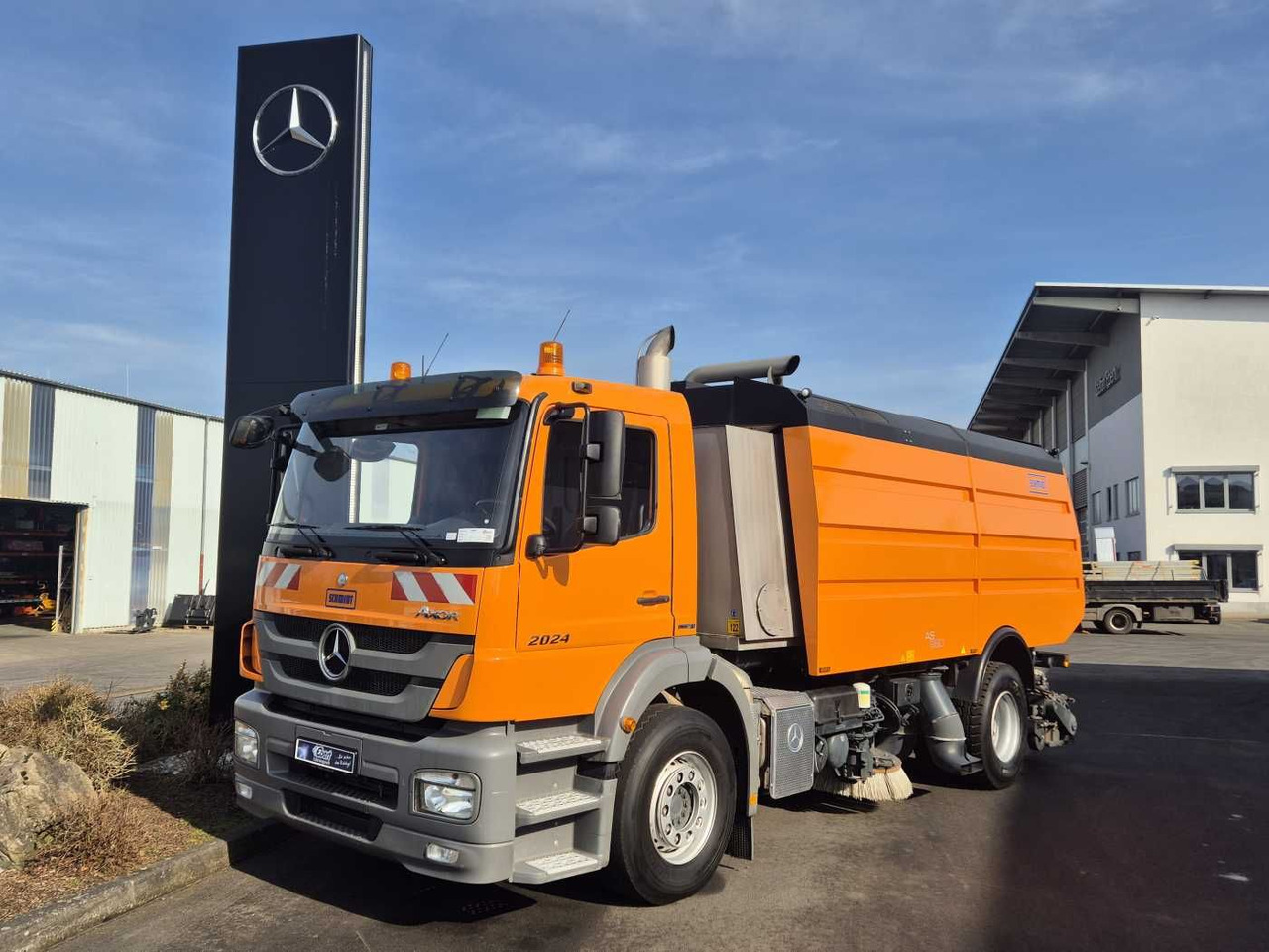 Mercedes-Benz Axor 2024 L Schmidt Airportsweeper AS 990 - Zametacie vozidlo: obrázok 1 Mercedes-Benz Axor 2024 L Schmidt Airportsweeper AS 990 - Zametacie vozidlo: obrázok 1