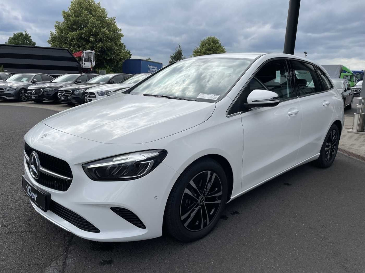 Mercedes-Benz B 180 7G Progressive R-Kamera+LED+ Winterpaket+C - Automobil: obrázok 2 Mercedes-Benz B 180 7G Progressive R-Kamera+LED+ Winterpaket+C - Automobil: obrázok 2