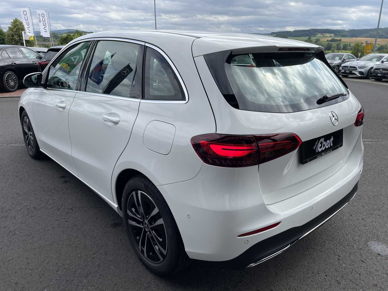 Mercedes-Benz B 180 7G Progressive R-Kamera+LED+ Winterpaket+C - Automobil: obrázok 3 Mercedes-Benz B 180 7G Progressive R-Kamera+LED+ Winterpaket+C - Automobil: obrázok 3