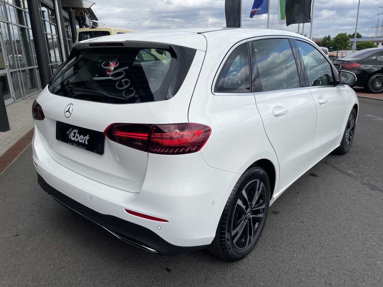 Mercedes-Benz B 180 7G Progressive R-Kamera+LED+ Winterpaket+C - Automobil: obrázok 4 Mercedes-Benz B 180 7G Progressive R-Kamera+LED+ Winterpaket+C - Automobil: obrázok 4