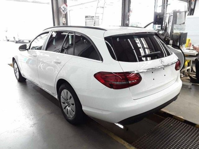 Mercedes-Benz C 180d T LED+RKamera+SHZ+DAB - Kombi: obrázok 4 Mercedes-Benz C 180d T LED+RKamera+SHZ+DAB - Kombi: obrázok 4