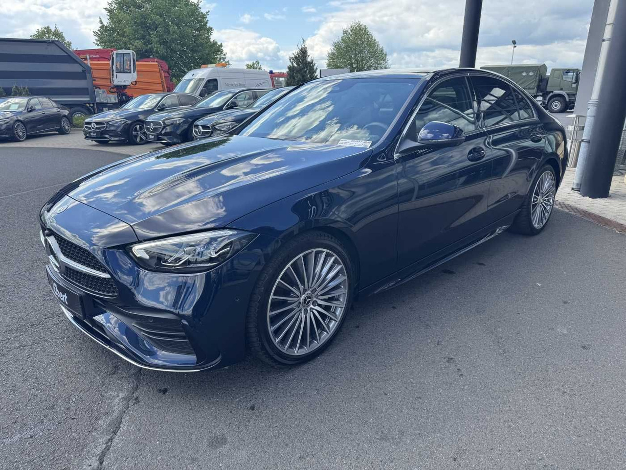 Mercedes-Benz C 200 4M 9G AMG+Pano+DistrPro+AHK+360+ Ambiente - Automobil: obrázok 2 Mercedes-Benz C 200 4M 9G AMG+Pano+DistrPro+AHK+360+ Ambiente - Automobil: obrázok 2