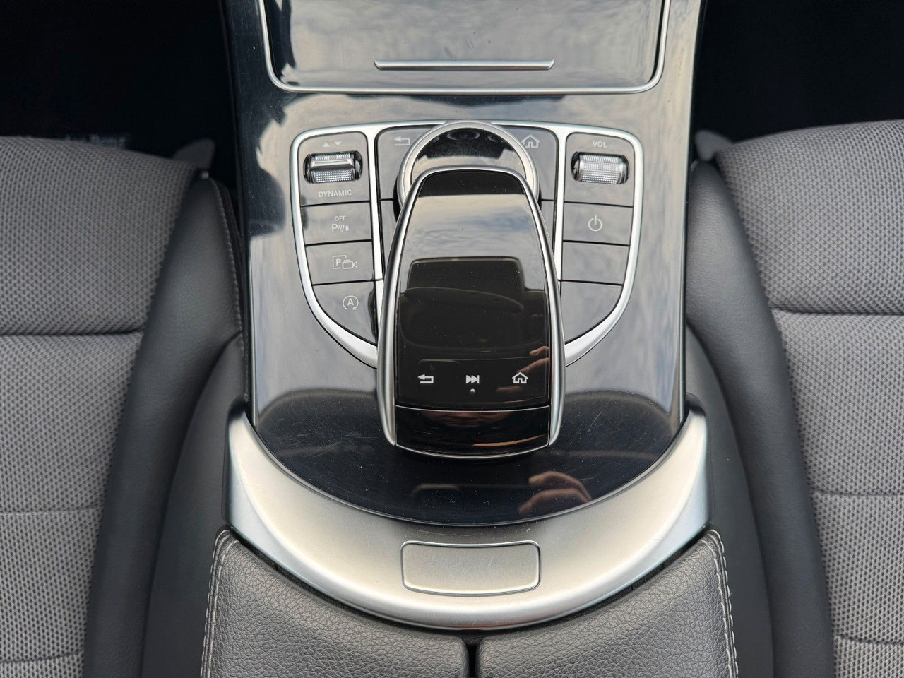 Leasing  Mercedes-Benz C 200 C Limousine+Avantgarde+AHK+RFK+TotW Mercedes-Benz C 200 C Limousine+Avantgarde+AHK+RFK+TotW: obrázok 19