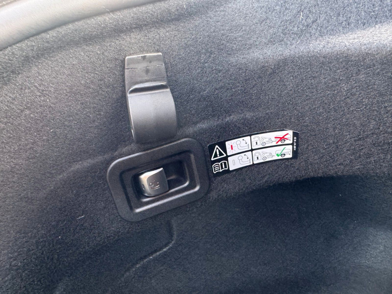 Leasing  Mercedes-Benz C 200 C Limousine+Avantgarde+AHK+RFK+TotW Mercedes-Benz C 200 C Limousine+Avantgarde+AHK+RFK+TotW: obrázok 10