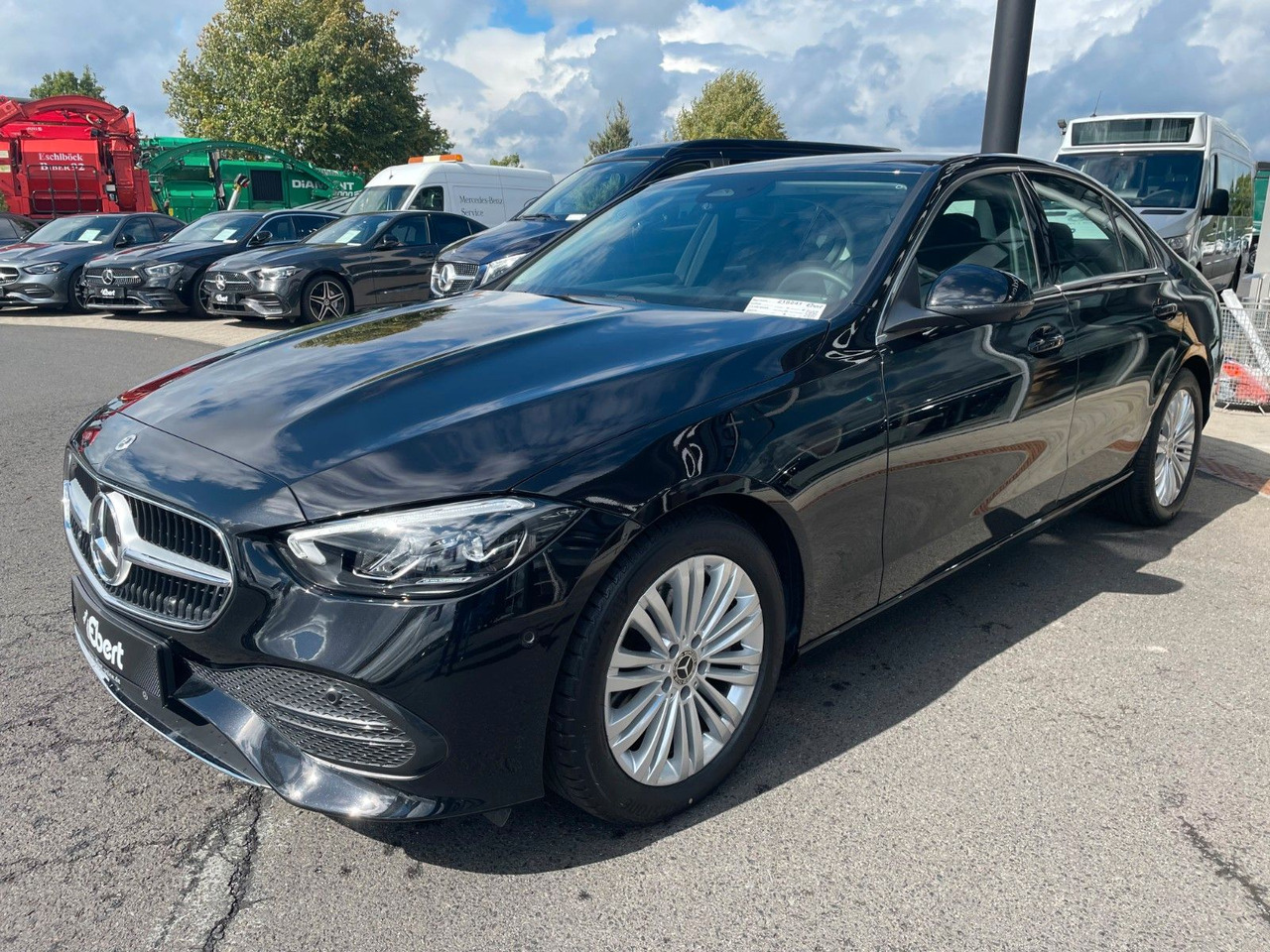 Mercedes-Benz C 200 d AVANTGARDE 360°+TOTW+Carplay+Ambiente - Sedan: obrázok 2 Mercedes-Benz C 200 d AVANTGARDE 360°+TOTW+Carplay+Ambiente - Sedan: obrázok 2
