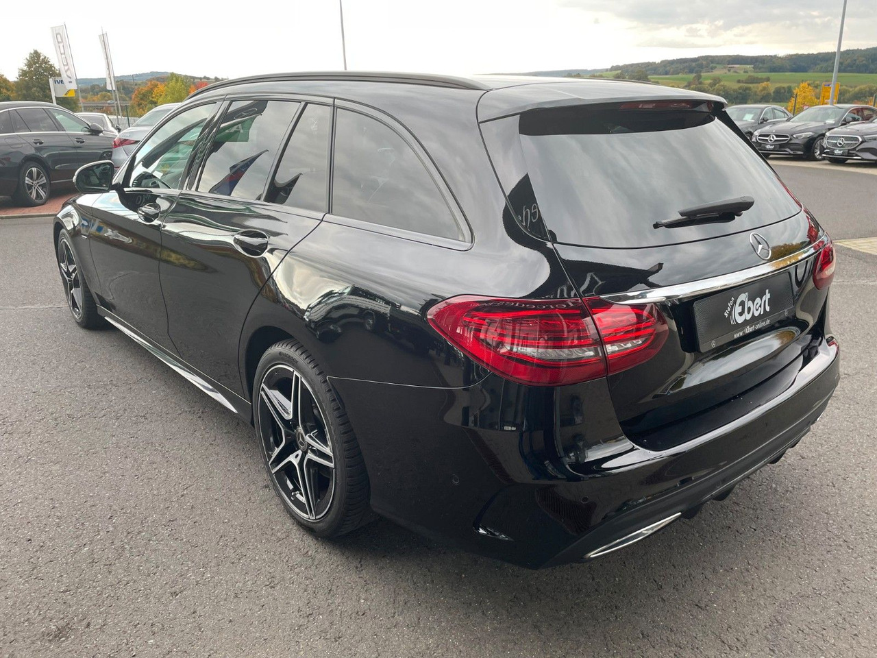 Mercedes-Benz C 220d NightEdition+AMG+Distr+SportfahrW+RFK - Kombi: obrázok 3 Mercedes-Benz C 220d NightEdition+AMG+Distr+SportfahrW+RFK - Kombi: obrázok 3