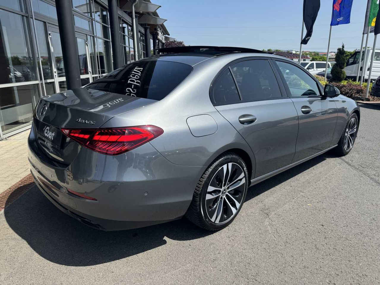 Mercedes-Benz C 300 4M Avantgarde+Pano+Bumester+AHK+RFK+ Night - Sedan: obrázok 4 Mercedes-Benz C 300 4M Avantgarde+Pano+Bumester+AHK+RFK+ Night - Sedan: obrázok 4