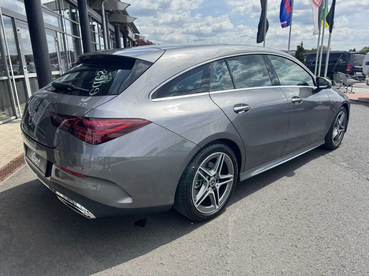 Mercedes-Benz CLA 200 AMG+Pano+MultiBeam+DistrPro+HUD+360 - Automobil: obrázok 4 Mercedes-Benz CLA 200 AMG+Pano+MultiBeam+DistrPro+HUD+360 - Automobil: obrázok 4