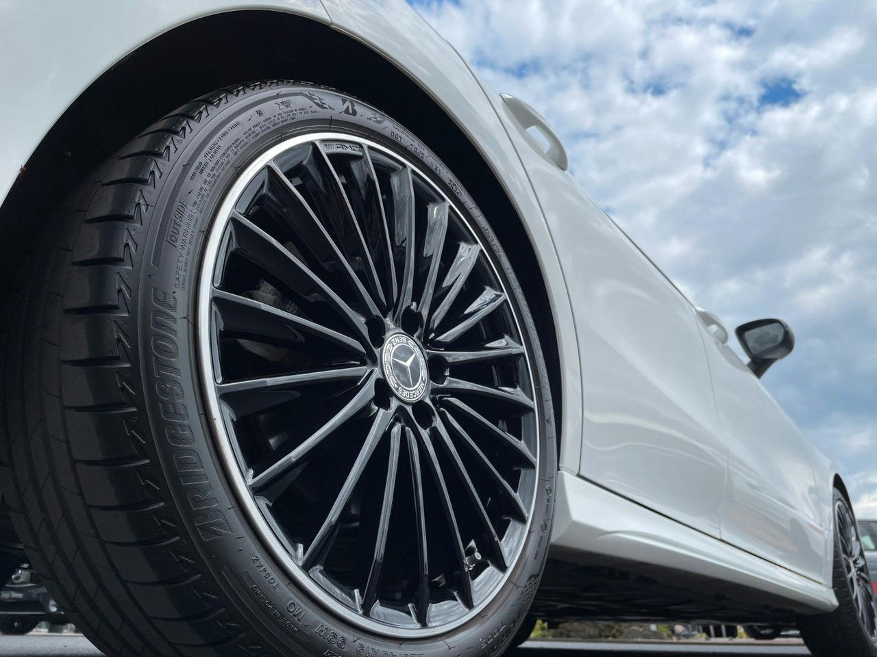Mercedes-Benz CLA 200 AMG Pano+R-Kamera+19" - Automobil: obrázok 5 Mercedes-Benz CLA 200 AMG Pano+R-Kamera+19" - Automobil: obrázok 5