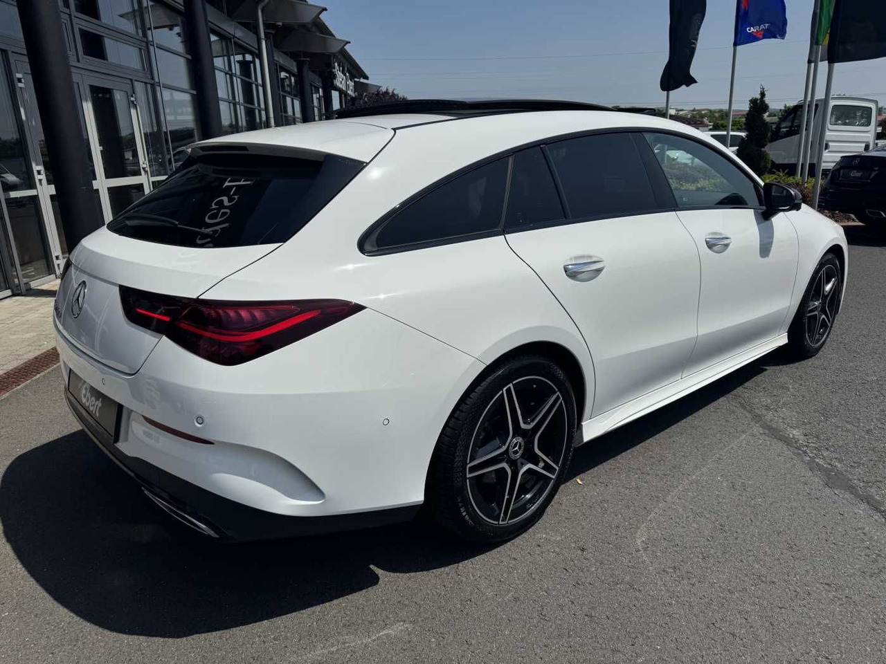 Mercedes-Benz CLA 220d Shooting Brake AMG+Pano+Distr+AHK+uvm. - Automobil: obrázok 4 Mercedes-Benz CLA 220d Shooting Brake AMG+Pano+Distr+AHK+uvm. - Automobil: obrázok 4