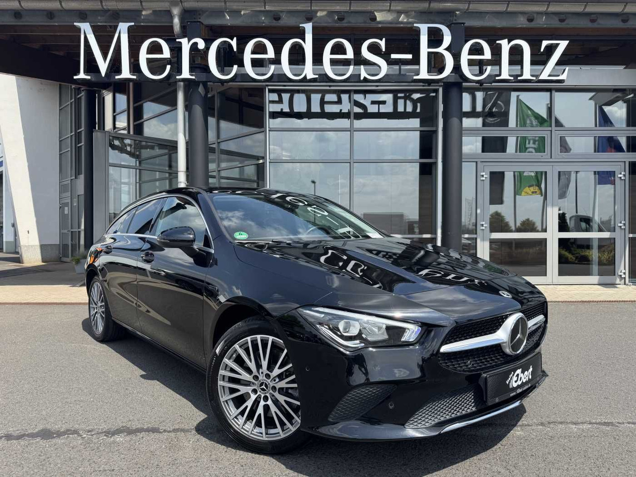 Mercedes-Benz CLA 250e Shooting Brake DistrPlus+RFK+Augment+LE - Automobil: obrázok 1 Mercedes-Benz CLA 250e Shooting Brake DistrPlus+RFK+Augment+LE - Automobil: obrázok 1