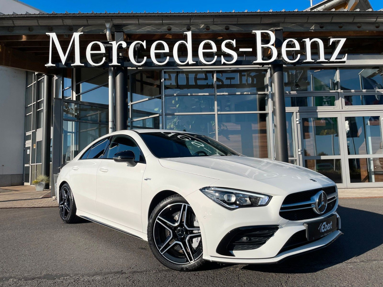 Mercedes-Benz CLA 35 AMG Aero+TotW+R-Kamera+Ambiente - Coupe: obrázok 1 Mercedes-Benz CLA 35 AMG Aero+TotW+R-Kamera+Ambiente - Coupe: obrázok 1