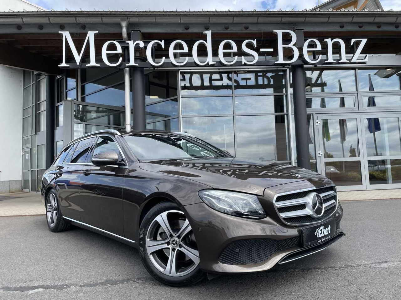 Mercedes-Benz E 220 d T 9G Avantgarde AHK+Memory+ Distr+R-Kame - Automobil: obrázok 1 Mercedes-Benz E 220 d T 9G Avantgarde AHK+Memory+ Distr+R-Kame - Automobil: obrázok 1