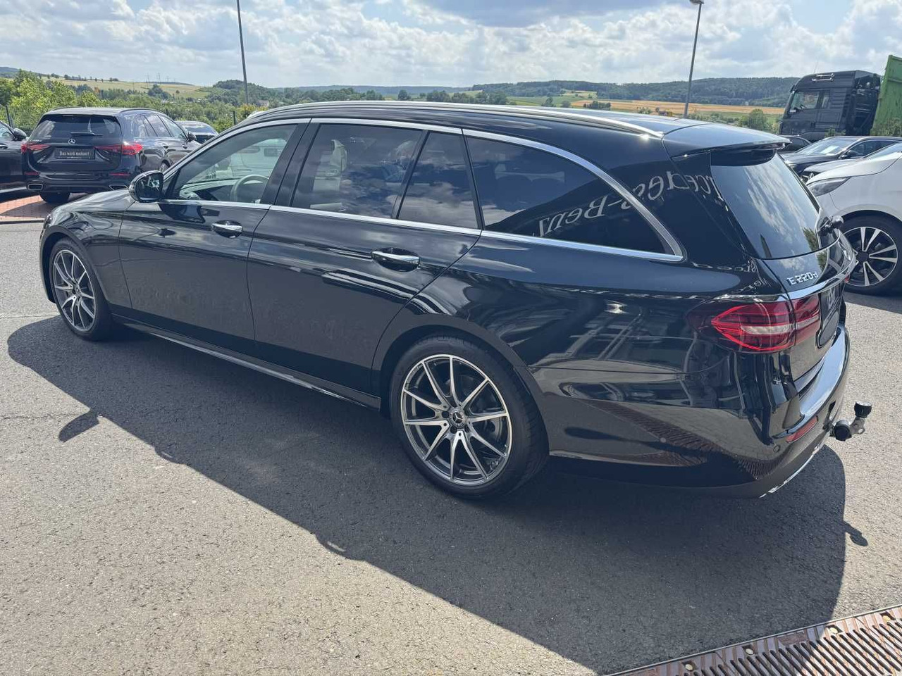 Mercedes-Benz E 220d AMG+Pano+Burm+Distr+Memory+AHK+360 - Automobil: obrázok 3 Mercedes-Benz E 220d AMG+Pano+Burm+Distr+Memory+AHK+360 - Automobil: obrázok 3