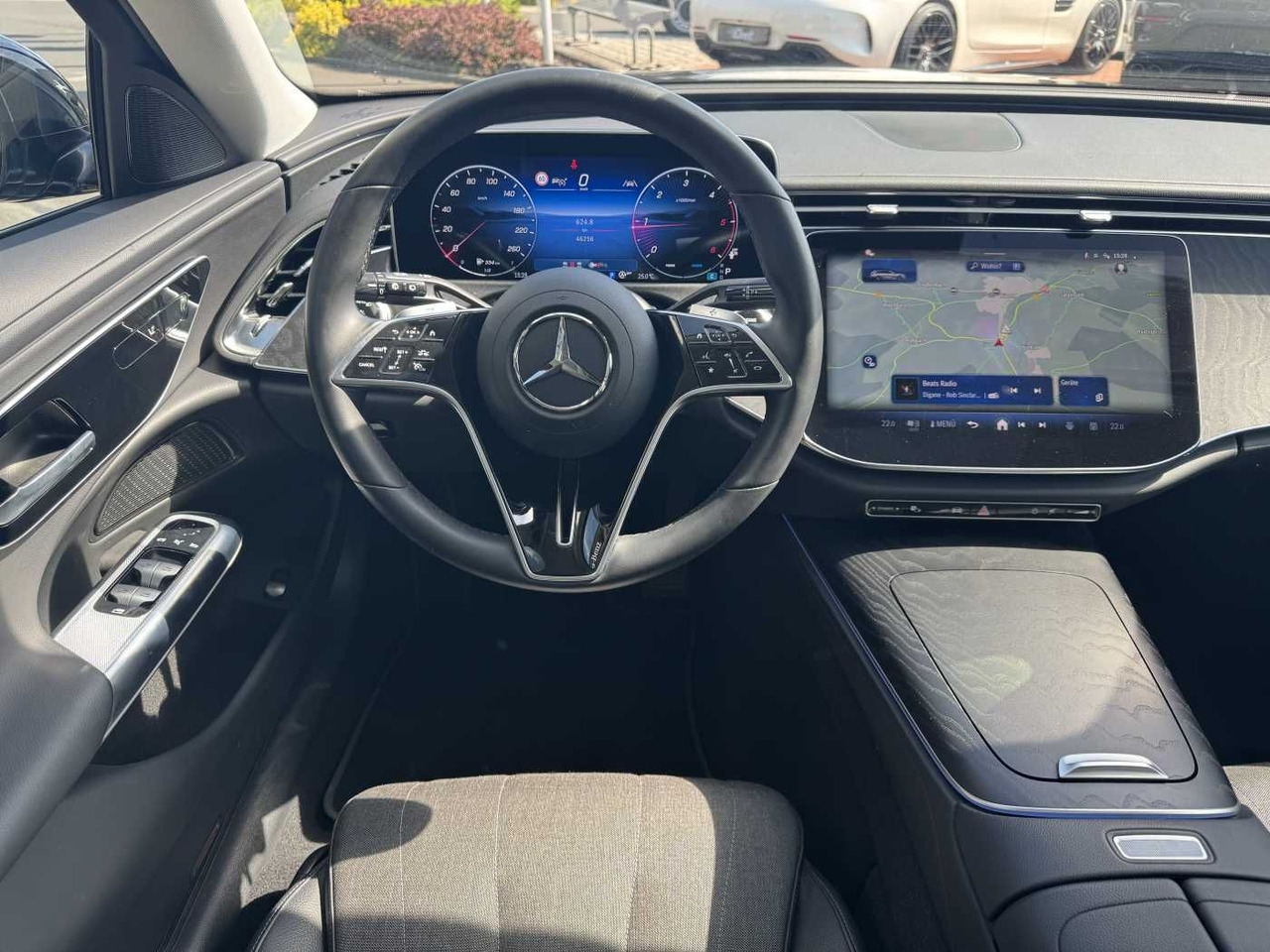 Kombi Mercedes-Benz E 220d Avantgarde+Pano+AHK+Distr+19Zoll+MBUX: obrázok 12 Kombi Mercedes-Benz E 220d Avantgarde+Pano+AHK+Distr+19Zoll+MBUX: obrázok 12