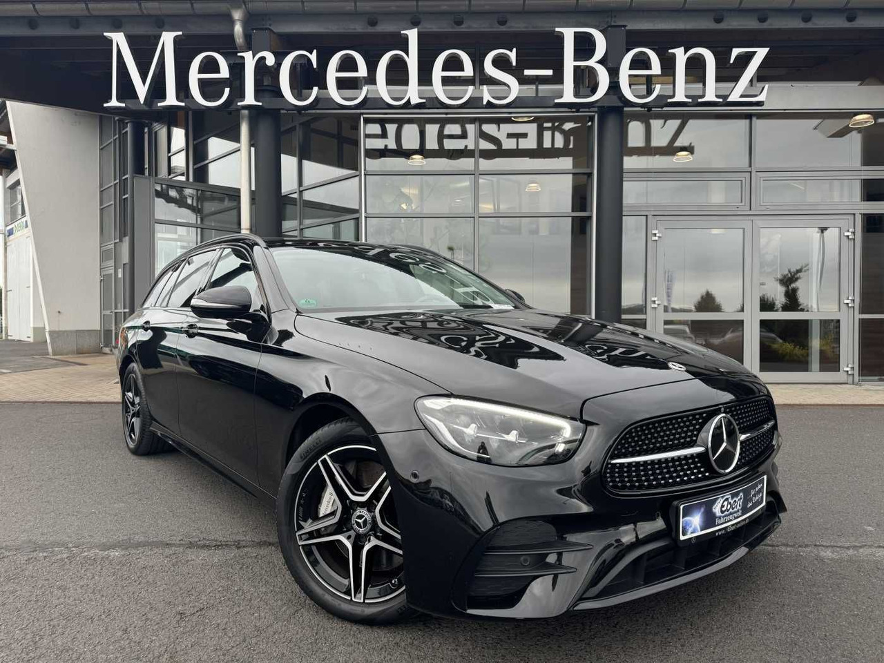 Mercedes-Benz E 300de T AMG+Pano+DistrPlus+Night +AHK+360+Ambi - Automobil: obrázok 1 Mercedes-Benz E 300de T AMG+Pano+DistrPlus+Night +AHK+360+Ambi - Automobil: obrázok 1