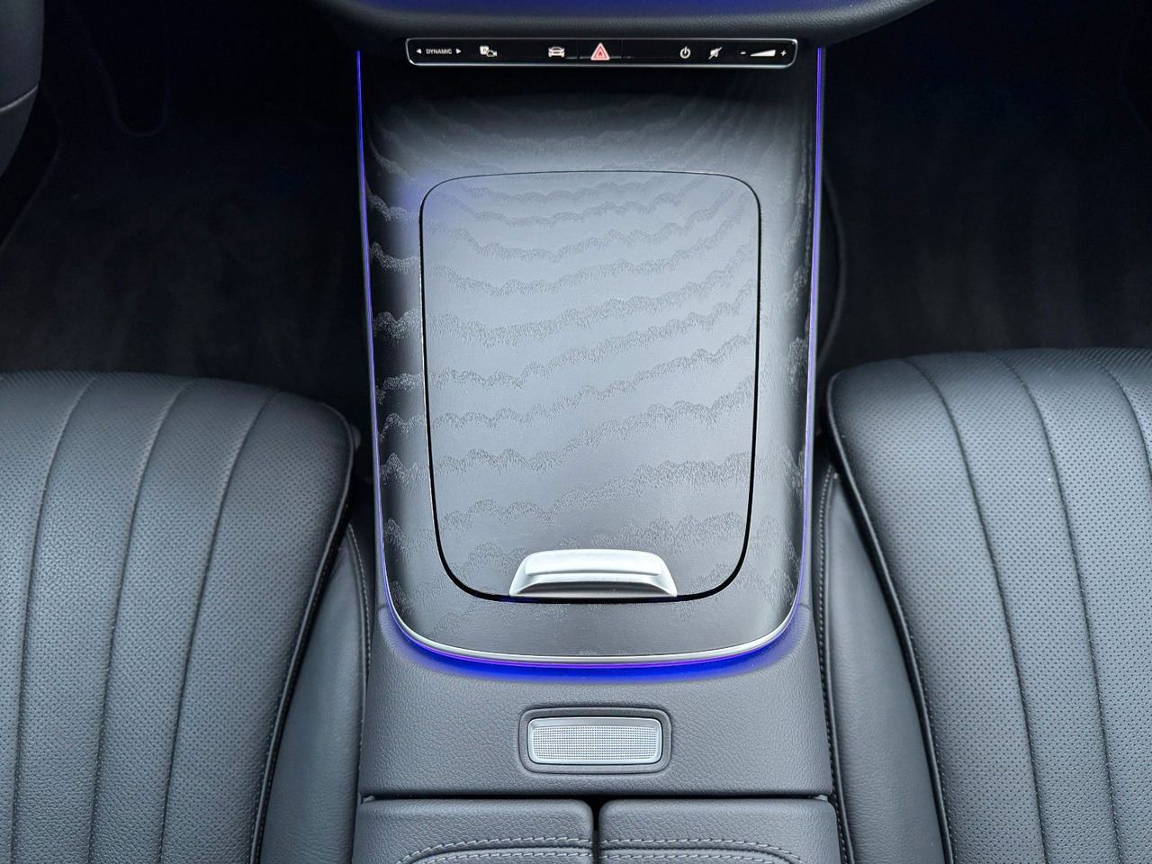 Sedan Mercedes-Benz E 450 4M Avantgarde+Pano+DistrPro+Digital+360: obrázok 21