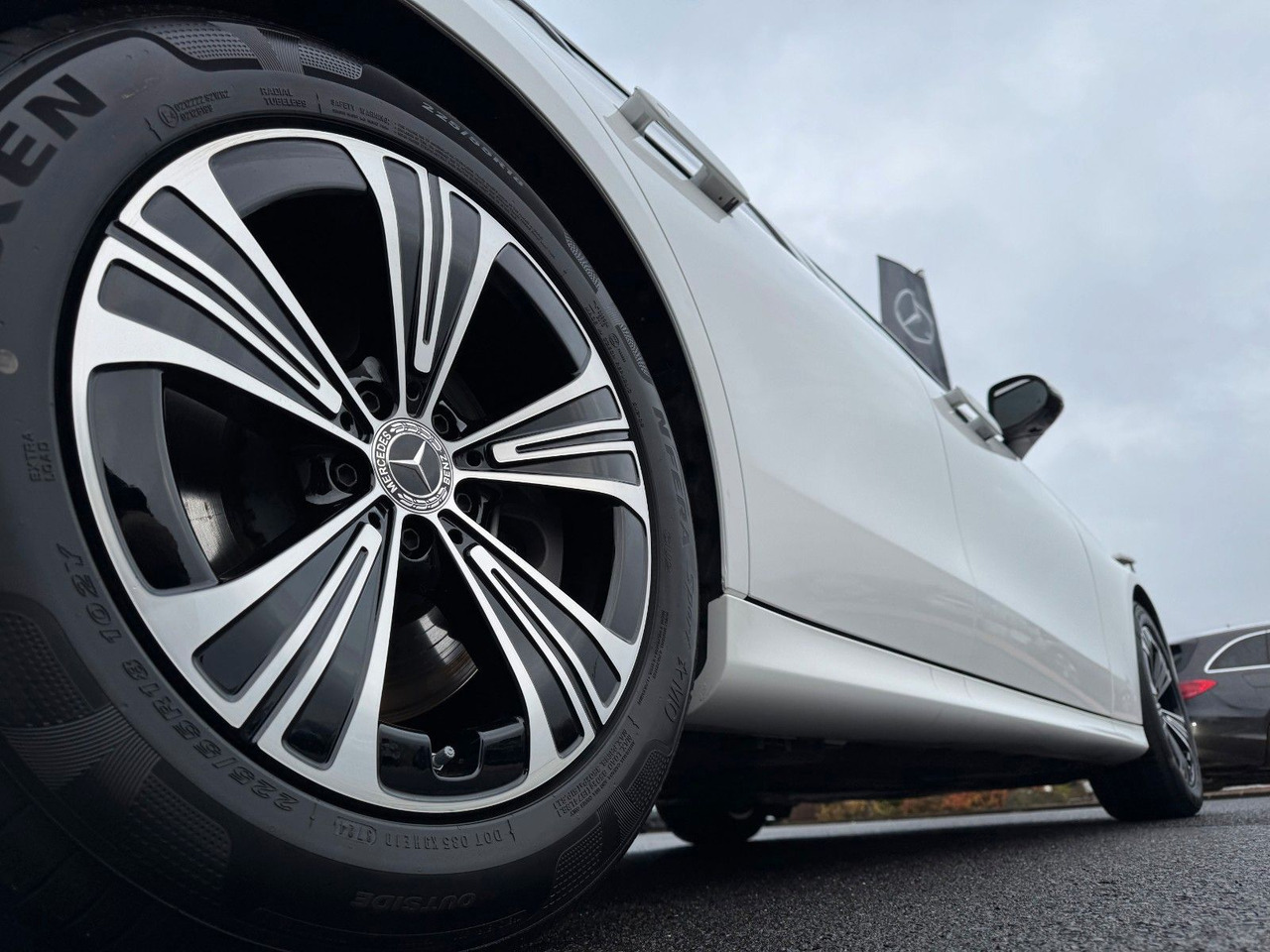 Sedan Mercedes-Benz E 450 4M Avantgarde+Pano+DistrPro+Digital+360: obrázok 6