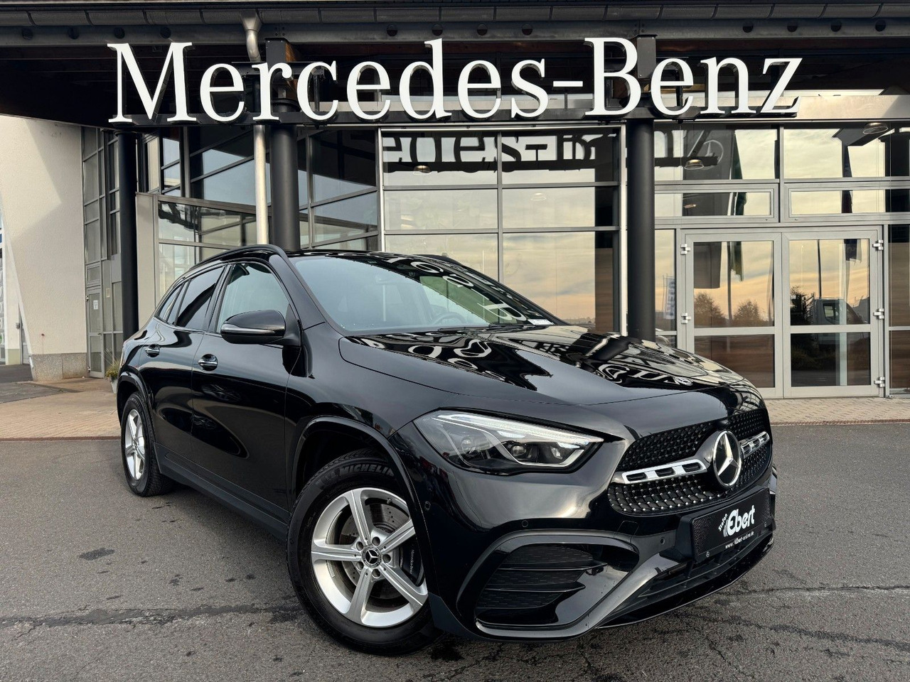 Mercedes-Benz GLA 200 AMG+Pano+Distr+Ambiente+Multibeam+ - SUV: obrázok 1 Mercedes-Benz GLA 200 AMG+Pano+Distr+Ambiente+Multibeam+ - SUV: obrázok 1