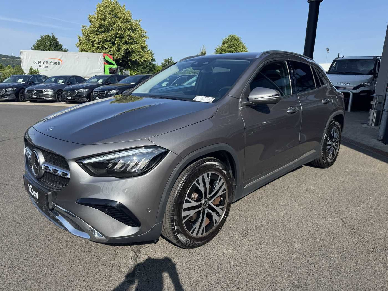 Mercedes-Benz GLA 200d 4M Progressive+Distr+Ambiente+Offroad - SUV: obrázok 2 Mercedes-Benz GLA 200d 4M Progressive+Distr+Ambiente+Offroad - SUV: obrázok 2