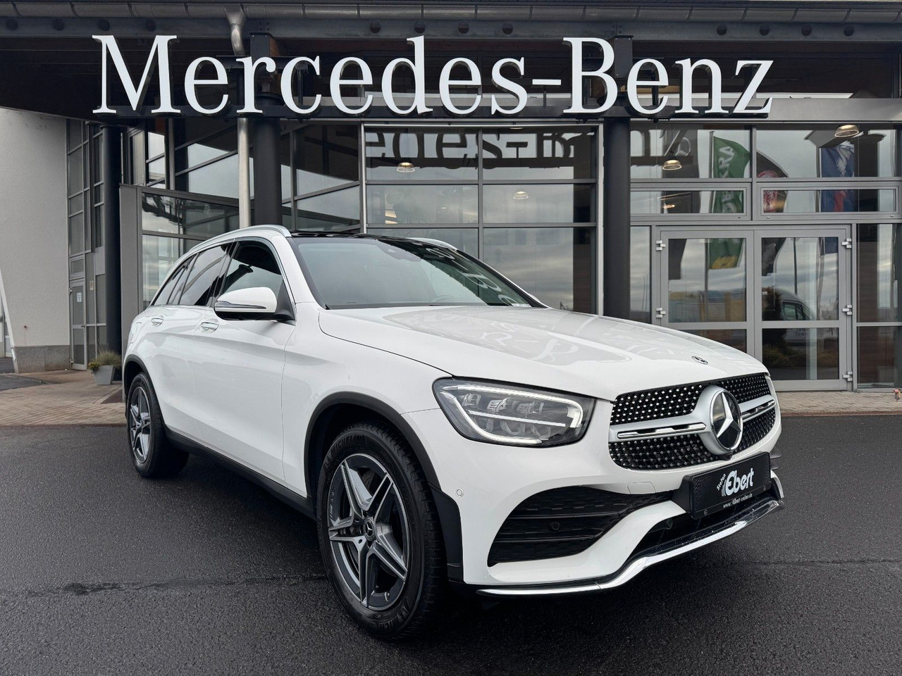 Mercedes-Benz GLC 200 4M AMG+Pano+Distr+StandH+AHK+360+HUD - SUV: obrázok 2 Mercedes-Benz GLC 200 4M AMG+Pano+Distr+StandH+AHK+360+HUD - SUV: obrázok 2