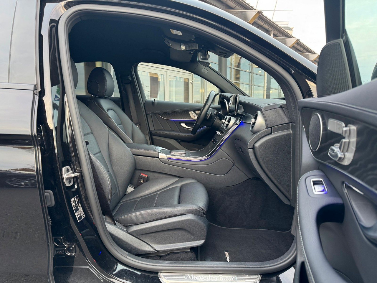 Coupe Mercedes-Benz GLC 400d 4M Coupe+AMG+Massage+AHK+Memory: obrázok 6