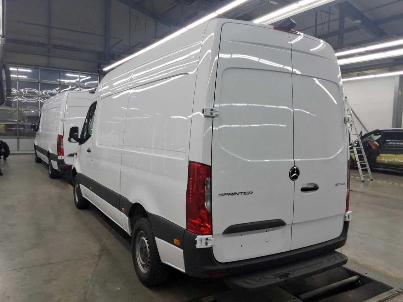 Mercedes-Benz Sprinter 317 CDI 3665 9G Klima Kamera Schwing - Furgon: obrázok 2 Mercedes-Benz Sprinter 317 CDI 3665 9G Klima Kamera Schwing - Furgon: obrázok 2