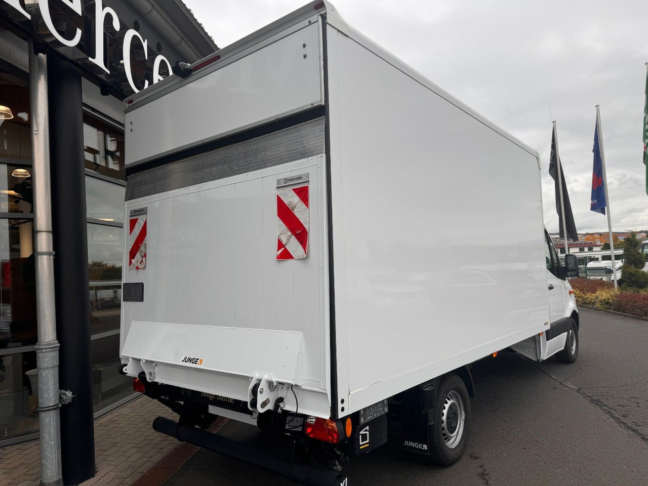 Mercedes-Benz Sprinter 317 CDI 4325 Koffer LBW Klima Kamera - Dodávka skriňová nadstavba: obrázok 4 Mercedes-Benz Sprinter 317 CDI 4325 Koffer LBW Klima Kamera - Dodávka skriňová nadstavba: obrázok 4