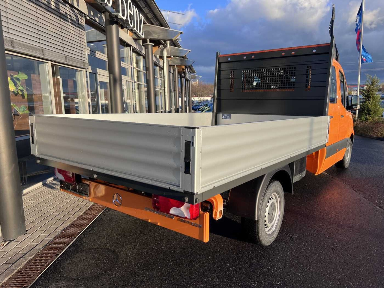 Mercedes-Benz Sprinter 317 CDI DoKa 4325 Klima MBUX Stdheiz - Dodávka valník, Dodávkа s dvojitou kabínou: obrázok 4 Mercedes-Benz Sprinter 317 CDI DoKa 4325 Klima MBUX Stdheiz - Dodávka valník, Dodávkа s dvojitou kabínou: obrázok 4