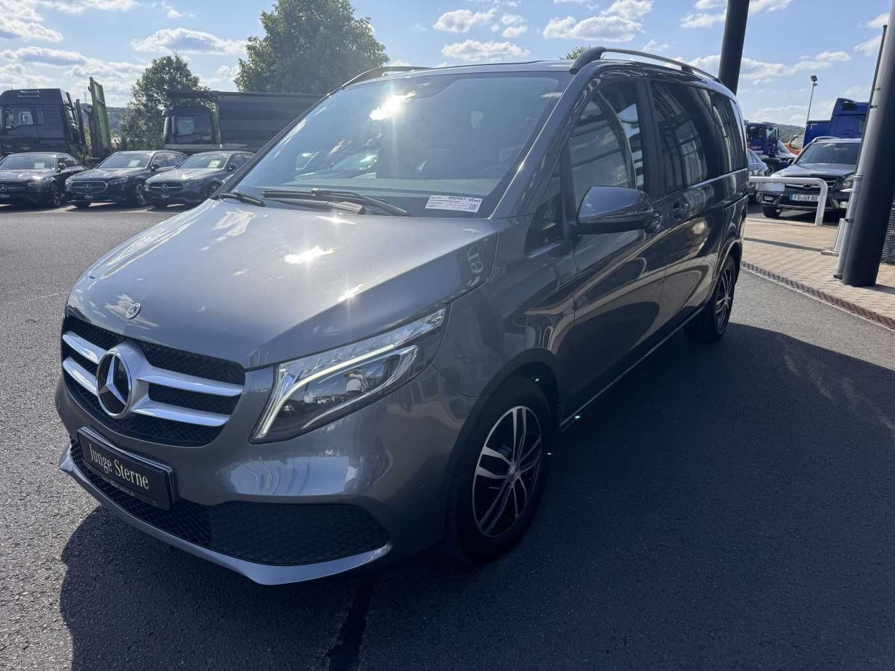 Mercedes-Benz V 220 d EDITION Liege-Paket AHK2,5 LED DAB MBUX - Automobil: obrázok 3 Mercedes-Benz V 220 d EDITION Liege-Paket AHK2,5 LED DAB MBUX - Automobil: obrázok 3