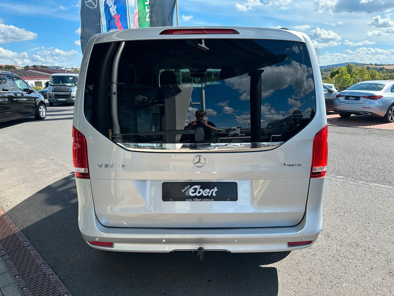 Mercedes-Benz V 250 EDITION 4MATIC Kompakt Liege-Paket AHK2,5t - Kombi: obrázok 5 Mercedes-Benz V 250 EDITION 4MATIC Kompakt Liege-Paket AHK2,5t - Kombi: obrázok 5