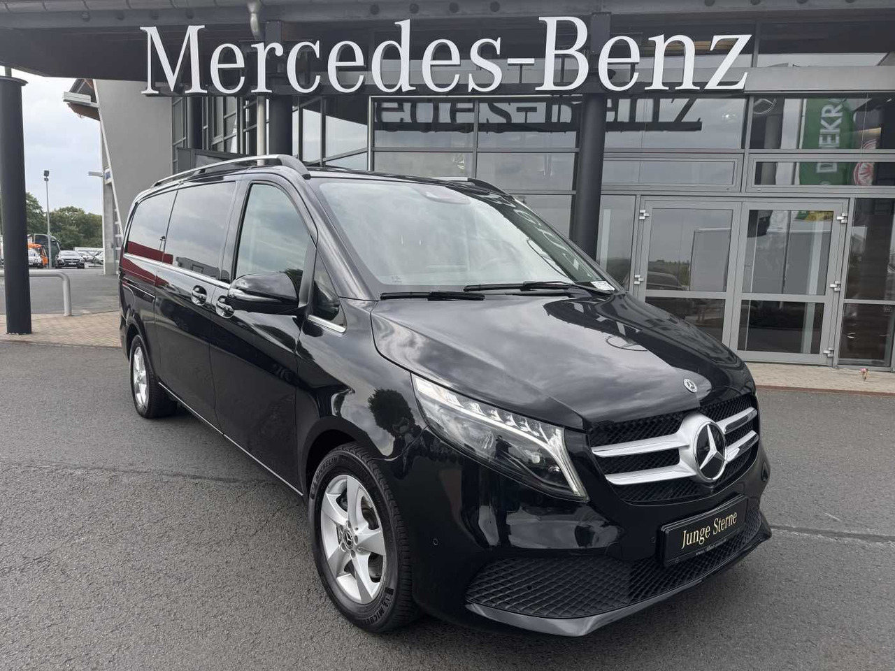 Automobil Mercedes-Benz V 300 d 4MATIC AVA 3430 AHK2,5 DISTRONIC 360: obrázok 1