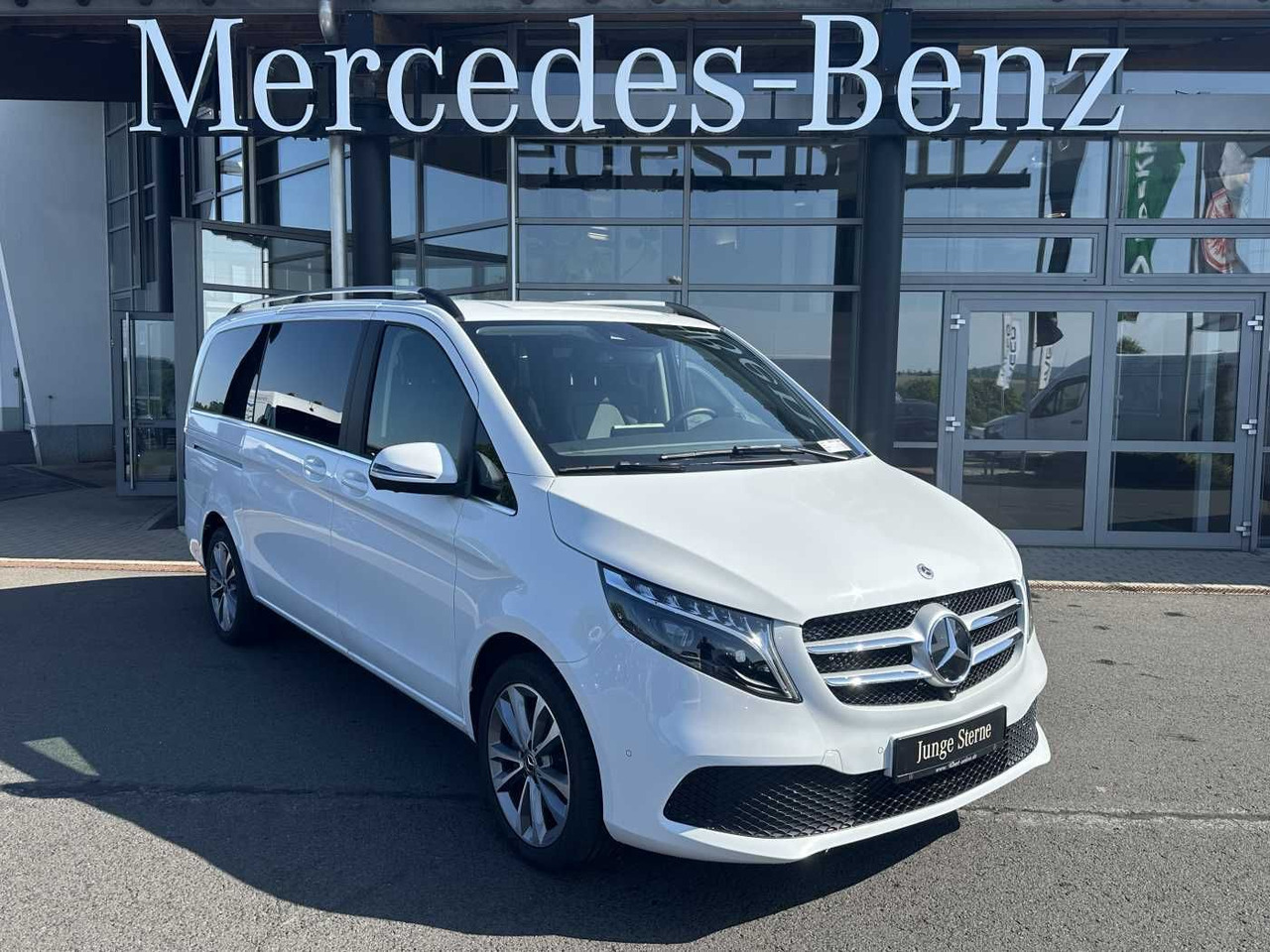 Mercedes-Benz V 300 d AVA ED 6Sitze Burmester 360Kamera el Tür - Automobil: obrázok 1 Mercedes-Benz V 300 d AVA ED 6Sitze Burmester 360Kamera el Tür - Automobil: obrázok 1