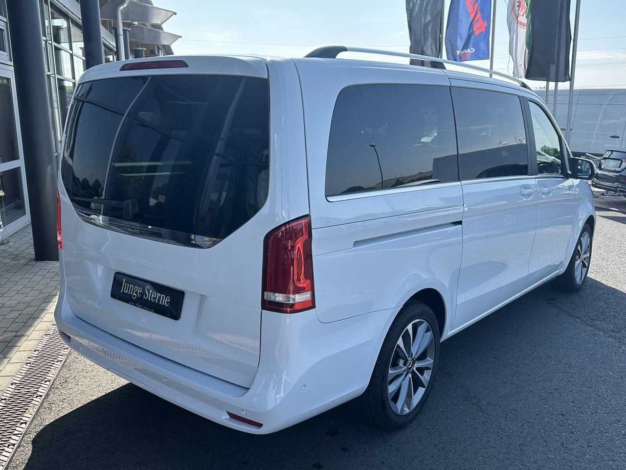 Mercedes-Benz V 300 d AVA ED 6Sitze Burmester 360Kamera el Tür - Automobil: obrázok 4 Mercedes-Benz V 300 d AVA ED 6Sitze Burmester 360Kamera el Tür - Automobil: obrázok 4