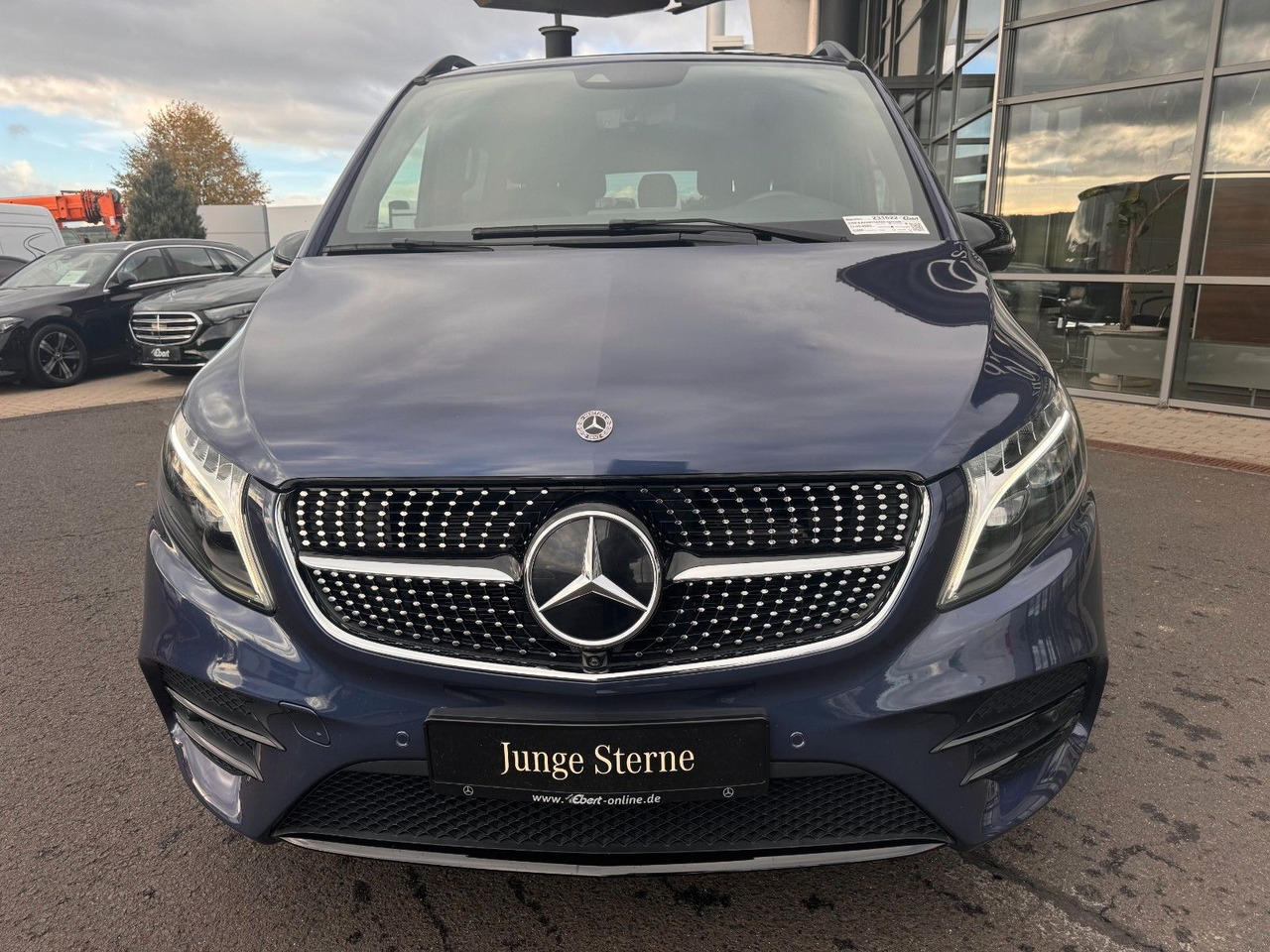 Mercedes-Benz V 300 d AVA ED AMG AHK2,5to DISTRONIC - Mikrobus: obrázok 2 Mercedes-Benz V 300 d AVA ED AMG AHK2,5to DISTRONIC - Mikrobus: obrázok 2