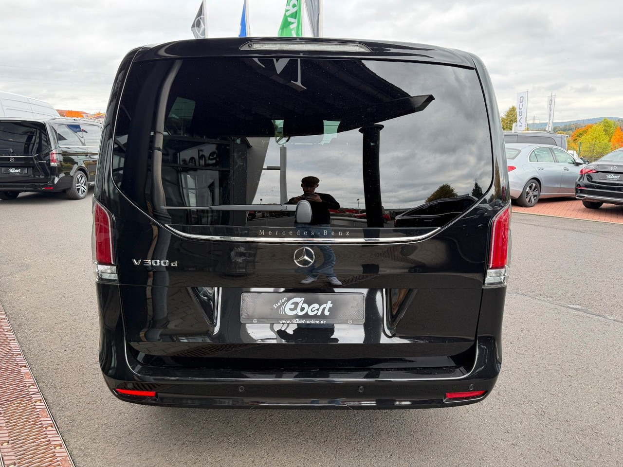 Mercedes-Benz V 300 d AVANTGARDE Extralang 360Kamera Standh - Kombi: obrázok 5 Mercedes-Benz V 300 d AVANTGARDE Extralang 360Kamera Standh - Kombi: obrázok 5