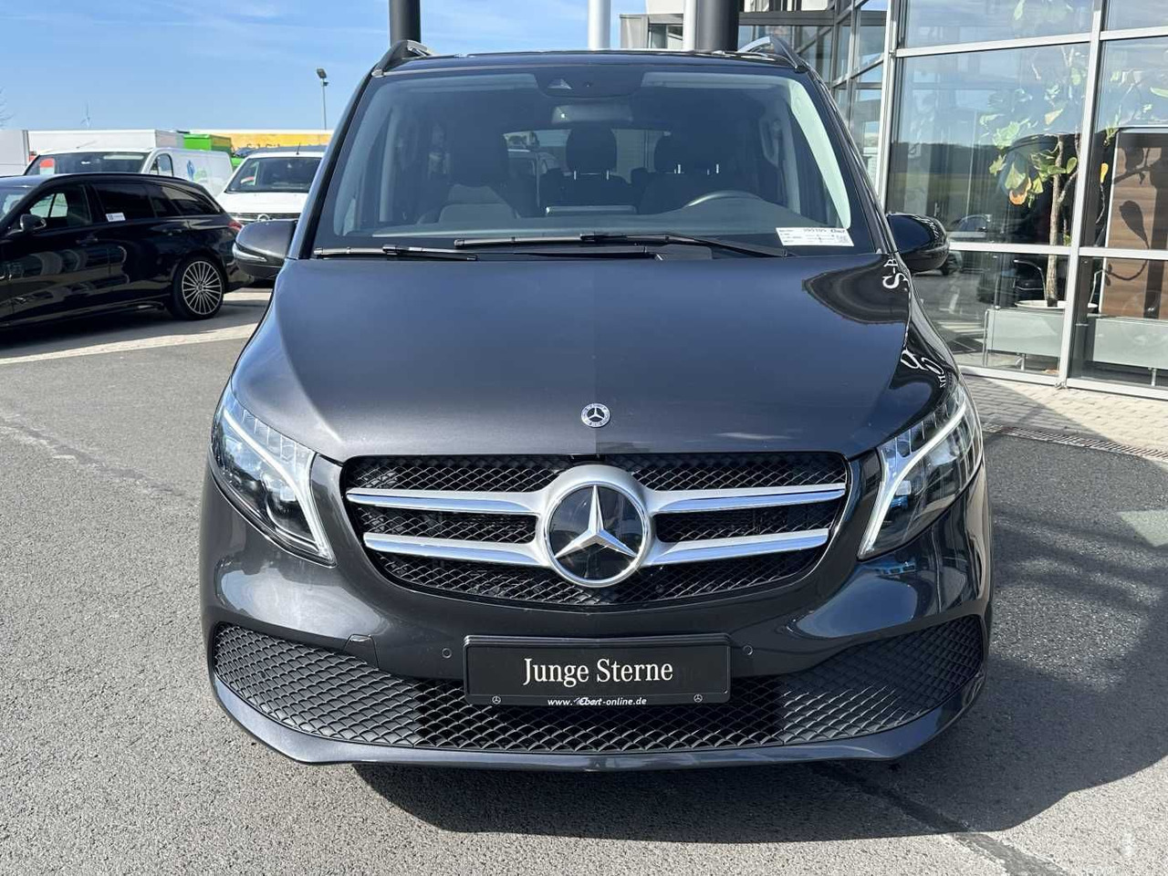 Mercedes-Benz V 300 d EDITION 4MATIC DISTRONIC AHK LED Kamera - Automobil: obrázok 2 Mercedes-Benz V 300 d EDITION 4MATIC DISTRONIC AHK LED Kamera - Automobil: obrázok 2