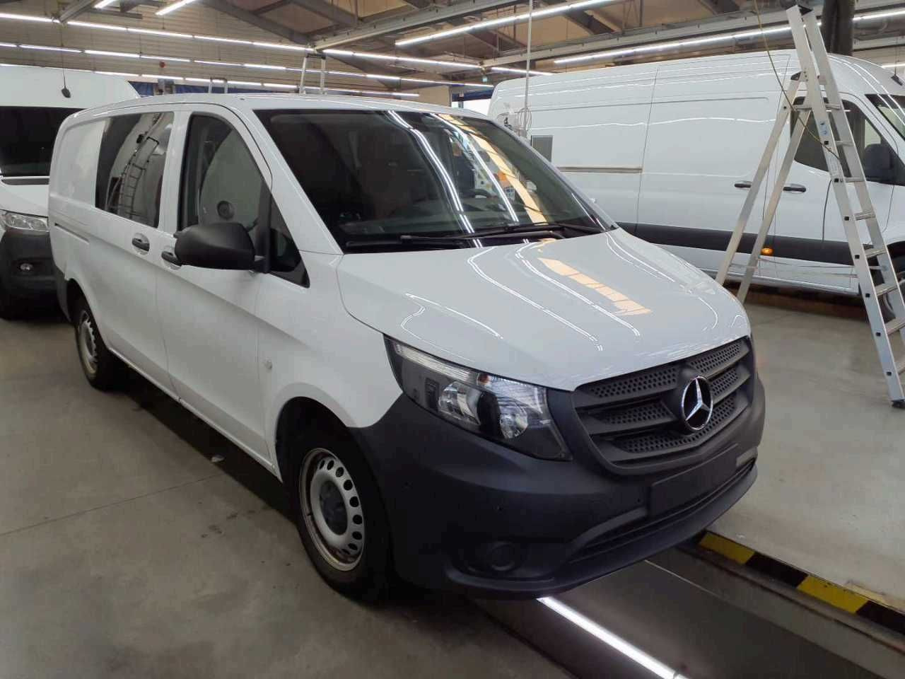 Mercedes-Benz Vito 114 CDI Mixto Klima Kamera Tempomat AHK - Mikrobus, Dodávkа s dvojitou kabínou: obrázok 3 Mercedes-Benz Vito 114 CDI Mixto Klima Kamera Tempomat AHK - Mikrobus, Dodávkа s dvojitou kabínou: obrázok 3