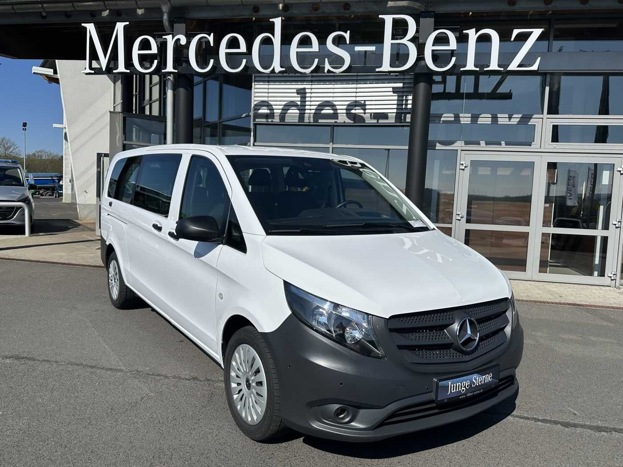 Mercedes-Benz Vito 114 CDI Tourer 8Sitze Klima Audio40 Kamera - Mikrobus: obrázok 1 Mercedes-Benz Vito 114 CDI Tourer 8Sitze Klima Audio40 Kamera - Mikrobus: obrázok 1