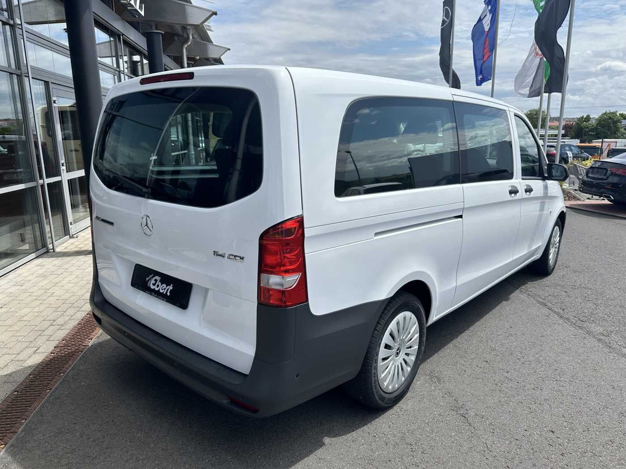 Mercedes-Benz Vito 114 CDI Tourer 9G Klima Audio40 Extralang - Mikrobus: obrázok 4 Mercedes-Benz Vito 114 CDI Tourer 9G Klima Audio40 Extralang - Mikrobus: obrázok 4