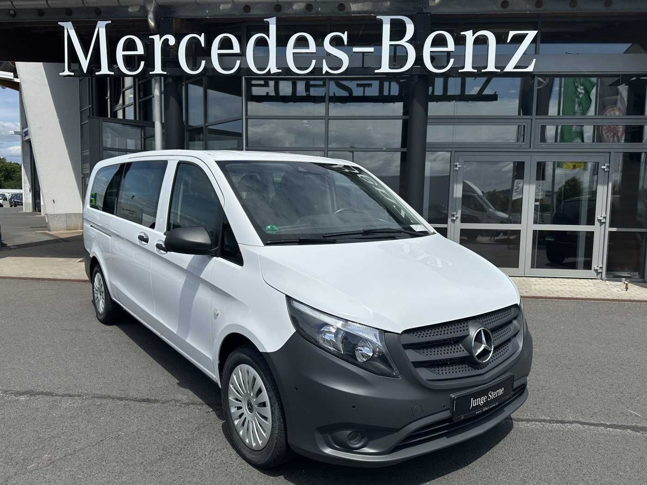 Mercedes-Benz Vito 114 CDI Tourer 9G Klima Audio40 Extralang - Mikrobus: obrázok 1 Mercedes-Benz Vito 114 CDI Tourer 9G Klima Audio40 Extralang - Mikrobus: obrázok 1