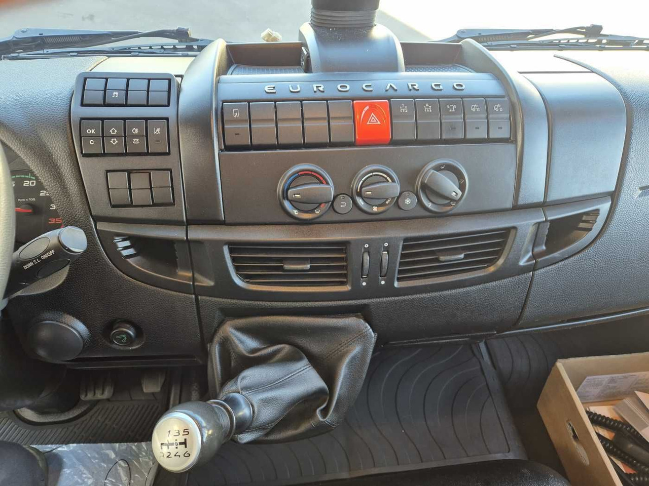 Nákladné auto Iveco Eurocargo ML140E25/P Maschinentransporter Winde: obrázok 15