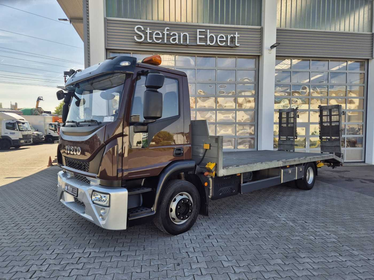 Iveco Eurocargo ML140E25/P Maschinentransporter Winde - Nákladné auto: obrázok 2 Iveco Eurocargo ML140E25/P Maschinentransporter Winde - Nákladné auto: obrázok 2