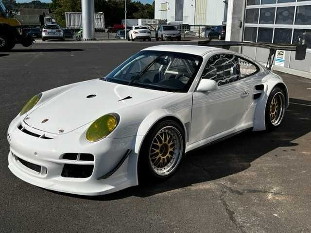 Porsche 997 GT2 RSR Rennwagen - Automobil: obrázok 2 Porsche 997 GT2 RSR Rennwagen - Automobil: obrázok 2