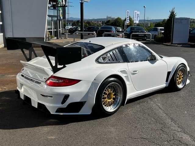 Porsche 997 GT2 RSR Rennwagen - Automobil: obrázok 3 Porsche 997 GT2 RSR Rennwagen - Automobil: obrázok 3