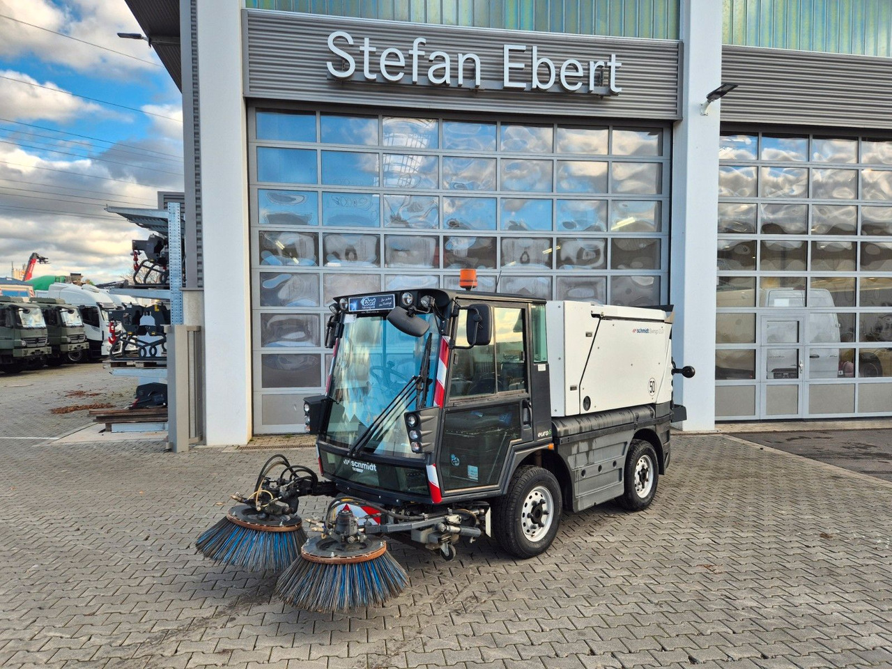 Schmidt Swingo Compact 200+ Klima - Zametacie vozidlo: obrázok 2 Schmidt Swingo Compact 200+ Klima - Zametacie vozidlo: obrázok 2