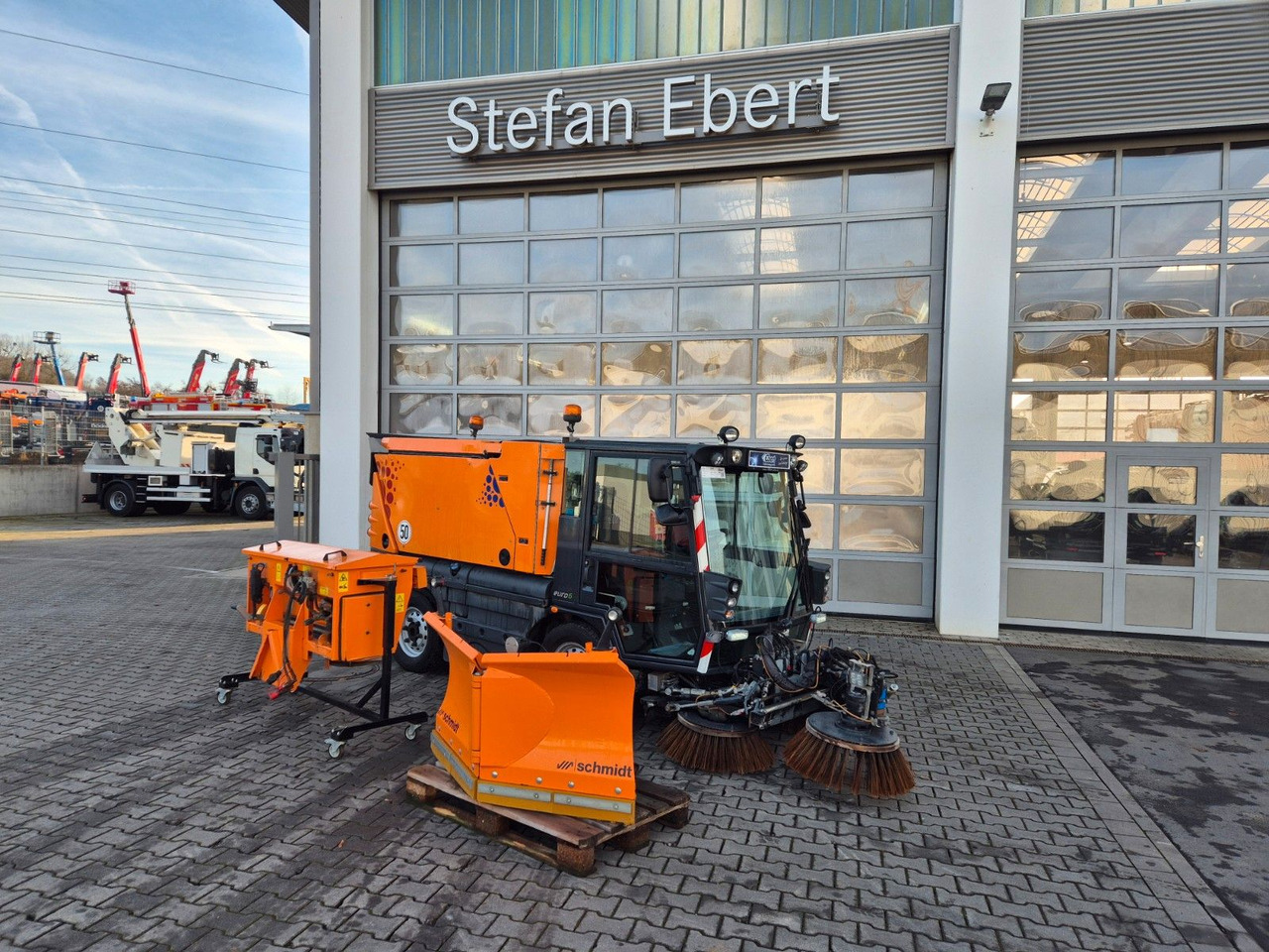 Schmidt Swingo Compact 200+ Winterdienst Klima - Zametacie vozidlo: obrázok 1 Schmidt Swingo Compact 200+ Winterdienst Klima - Zametacie vozidlo: obrázok 1